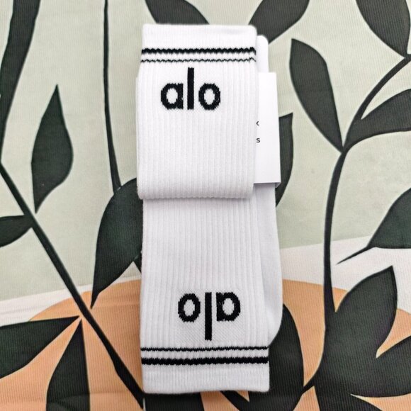 NWT - ALO Yoga Socks 2 Pairs - Picture 3 of 6